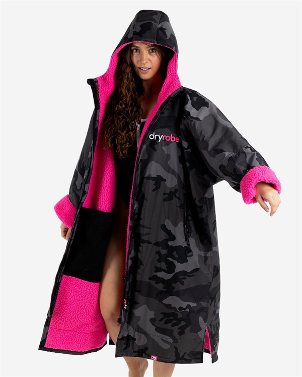 Dryrobe Advance Long Sleeve - Black Camo / Pink